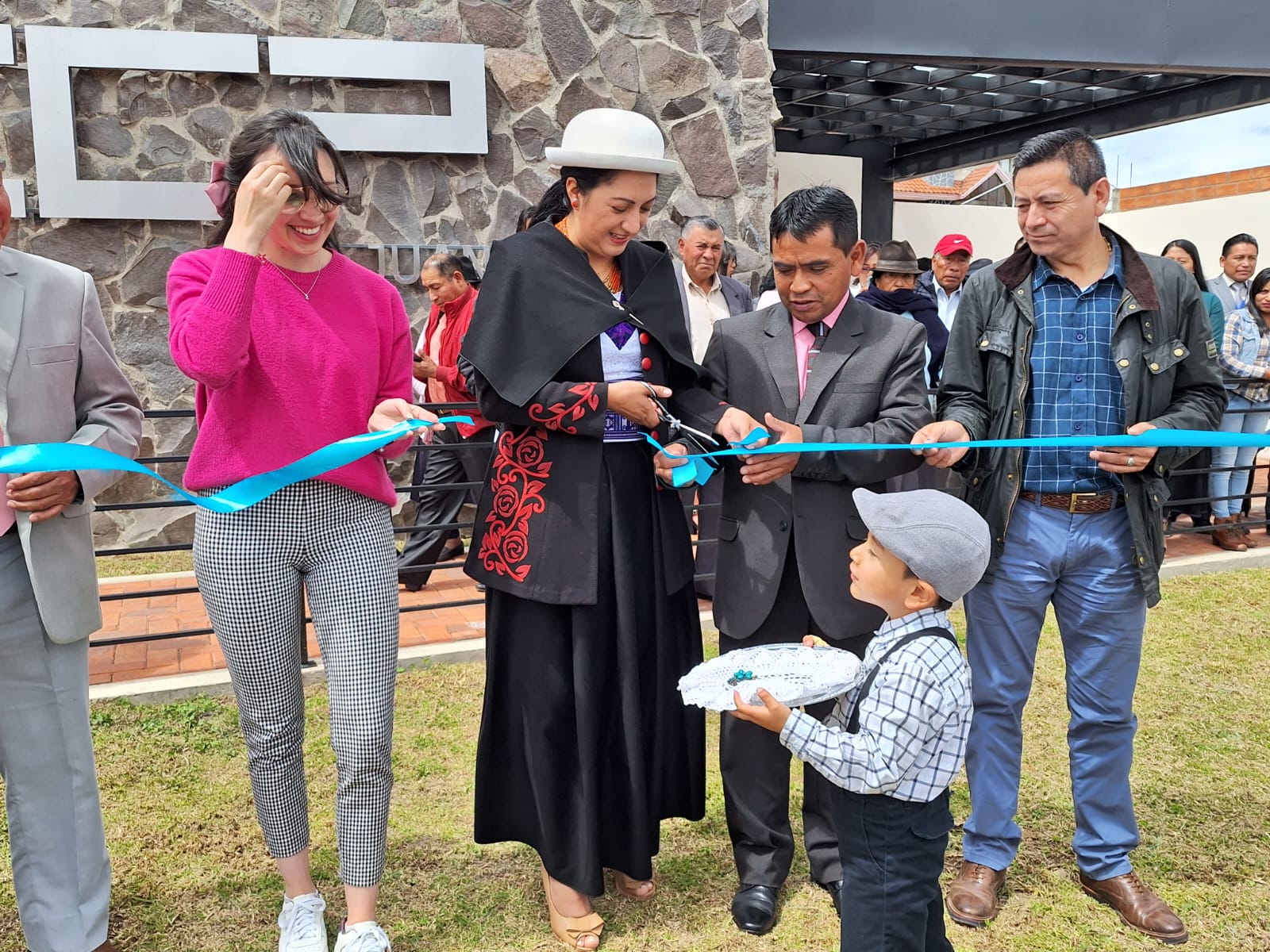 ENTREGA DE CASA COMUNAL EN EL CASERÍO SAN JUAN